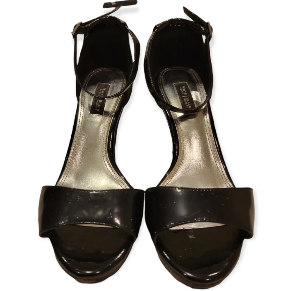 WHBM Wedge Sandals Size‎ 8M